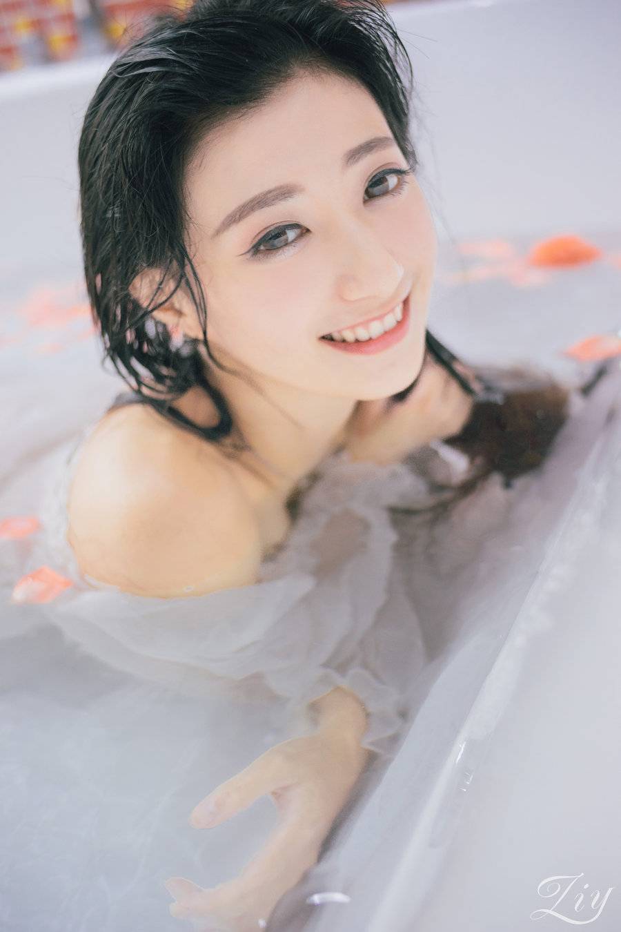 美丽自信的女子，第4张