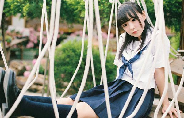 大眼清纯少女日系制服写真（6）