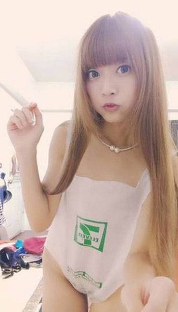 台湾女生兴起穿塑料袋“泳衣”图赏（4）