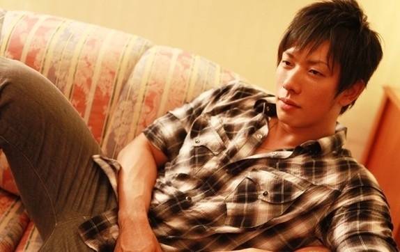 清水健：日本最努力的爱情动作电影男演员