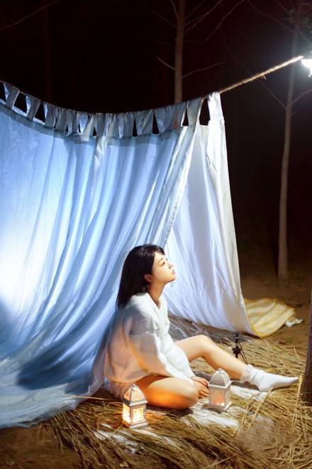 日系养眼美女夜晚图片写真（11）