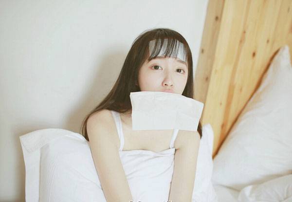 “小周冬雨”戴钰私房病态写真图片写真（4）