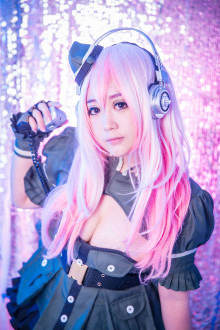 巨乳美少女索尼子军装COS（3）