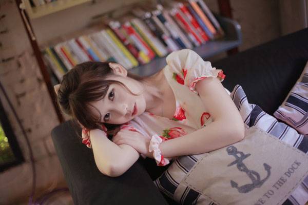 日系甜美少女咖啡馆写真图片写真（9）