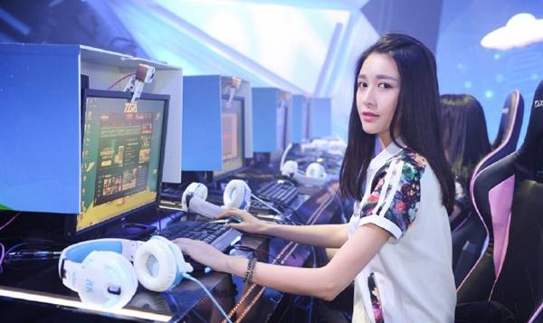 电竞第一女神孙妍协写真图片写真集（1）