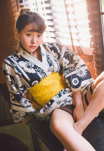 90后嫩模柳侑绮最新日系浴衣写真集（13）