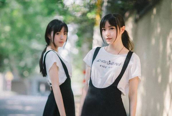 南京高颜双胞胎姐妹户外胶片图片写真（3）