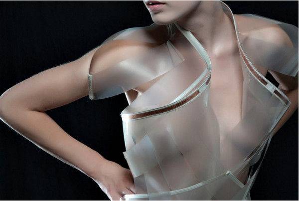 现实版“皇帝的新装”Intimacy服装：一紧张就变透明