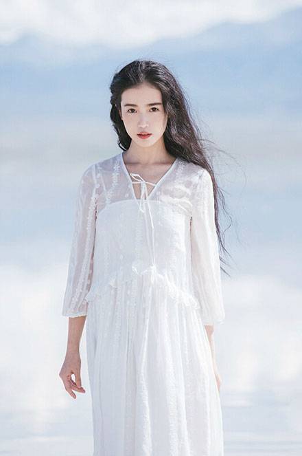 复古女神张辛苑气质写真图片写真（1）