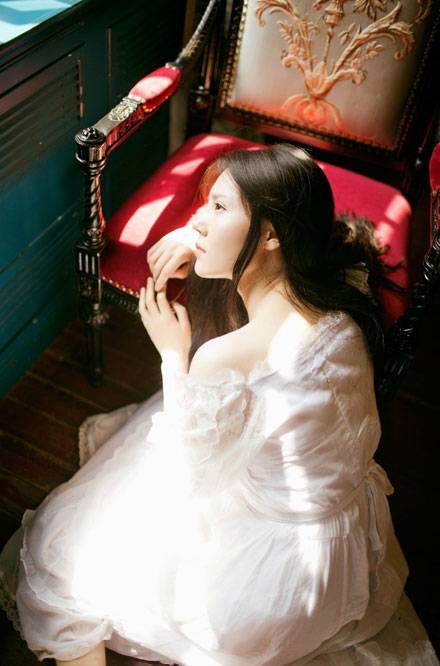 最美女留学生赖诗滢唯美图片写真（10)