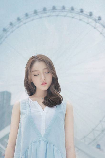 甜美养眼美女户外清新图片写真（2）