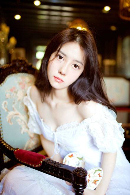 最美女留学生赖诗滢唯美图片写真（9)