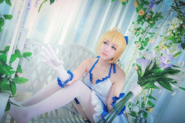 《Fate》Saber蓝百合白丝礼服Cos（1）