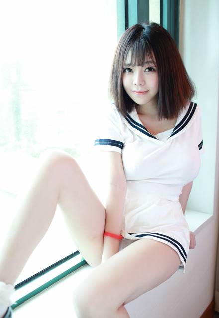 G奶嫩模刘飞儿室内水手服最新写真（4）