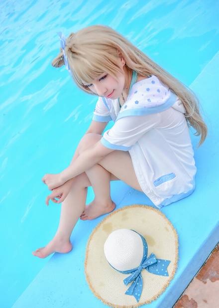 清纯萌妹南小鸟泳装神还原COS（7）