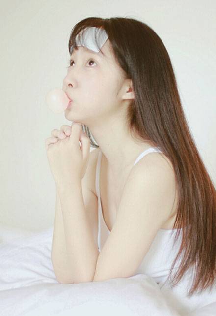 “小周冬雨”戴钰私房病态图片写真（13）