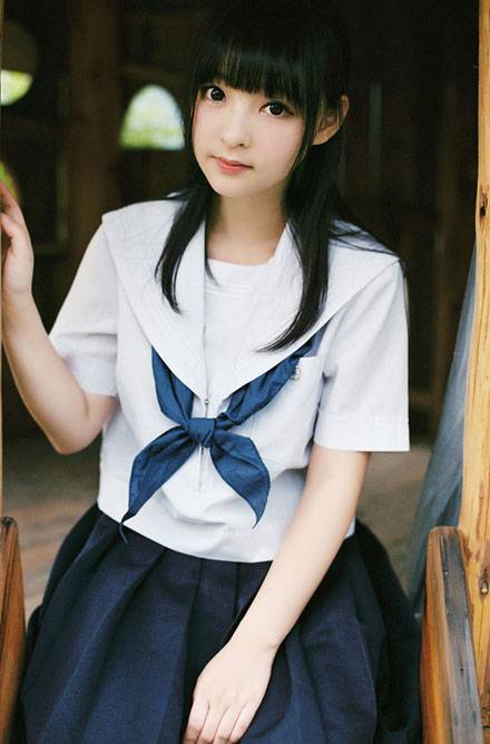 大眼清纯少女日系制服写真（11）
