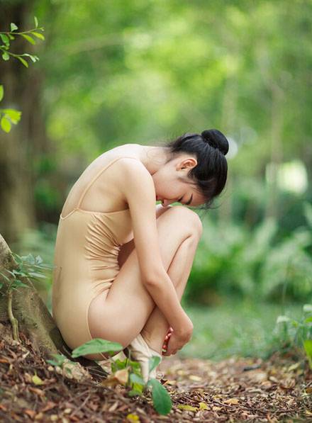 广艺校花李雪丛林一字马柔美图片写真（15）