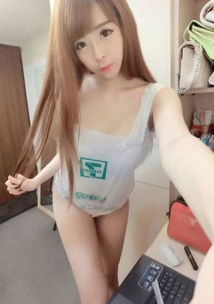 台湾女生兴起穿塑料袋“泳衣”图赏（2）