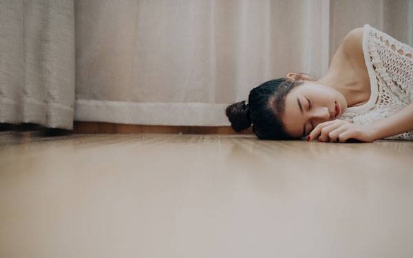 复古养眼美女室内写真（7）