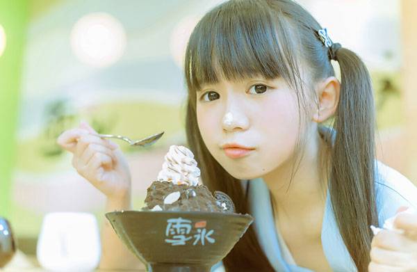 日系双马尾吃货萝莉日常写真集（12）