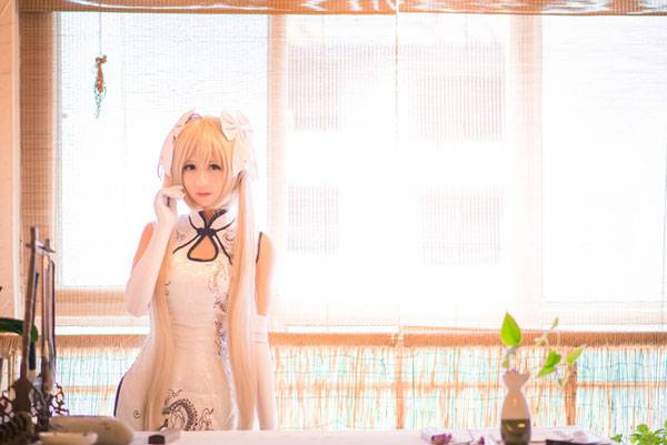 清纯软妹春日野穹白丝旗袍COS（13）