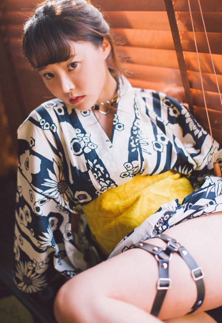 90后嫩模柳侑绮最新日系浴衣写真集（15）