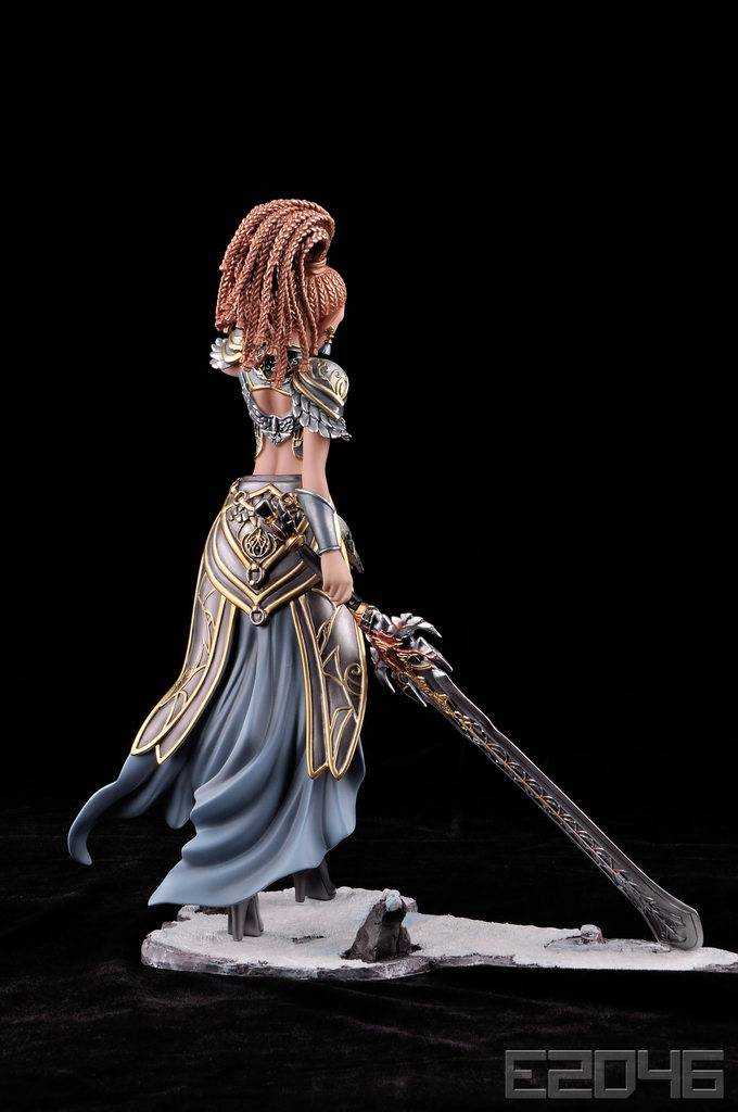 依莲尼亚 GK 圣骑士 E2046