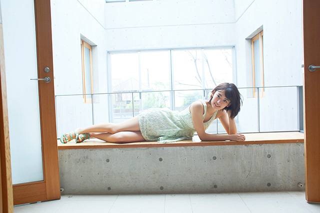 AKB48新“神七”宫脇咲良鹿儿岛福冈制服水着写真连连看[17P]