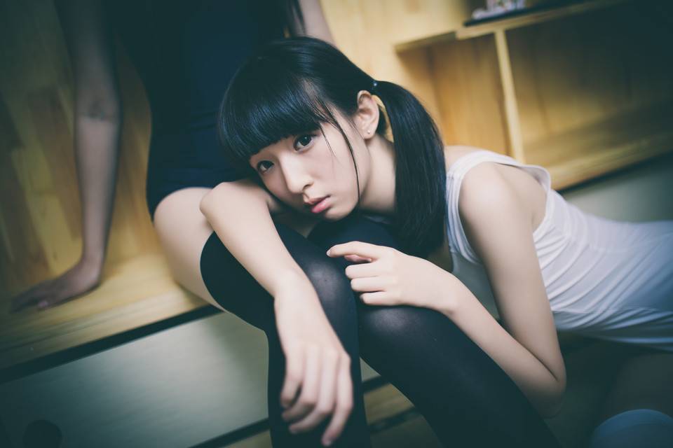 双生姐妹花福利写真：白丝VS黑丝[29P]