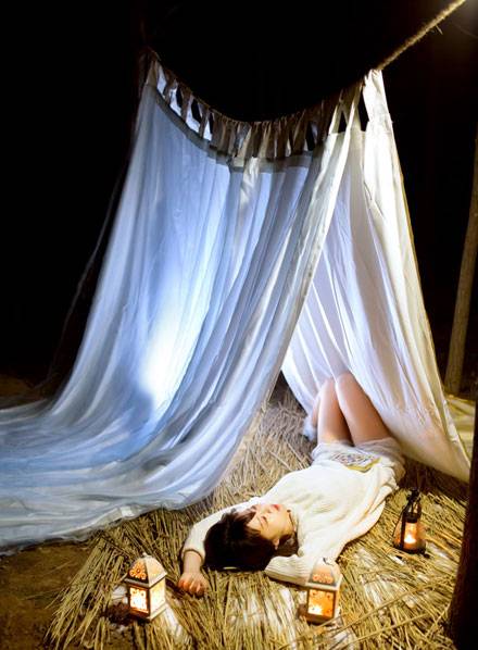 日系养眼美女夜晚图片写真（10）