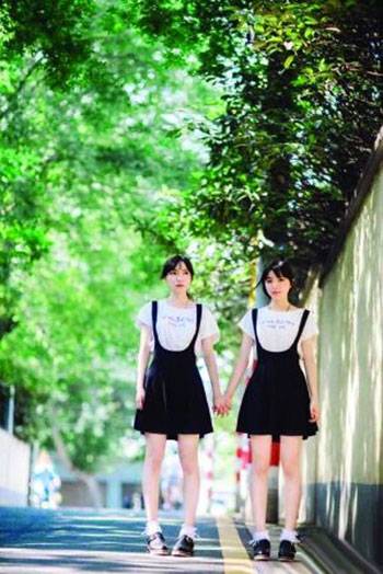 南京高颜双胞胎姐妹户外胶片图片写真（7）