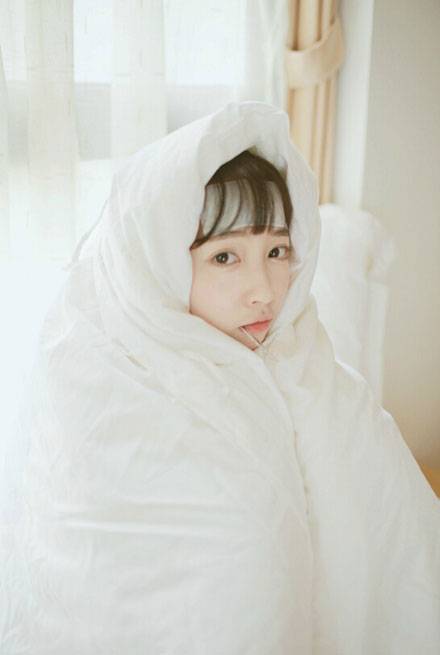 “小周冬雨”戴钰私房病态图片写真（5）