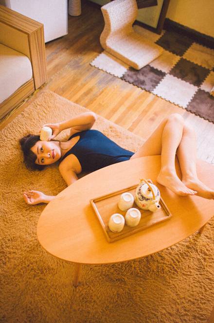 90后嫩模柳侑绮室内死库水写真（7）