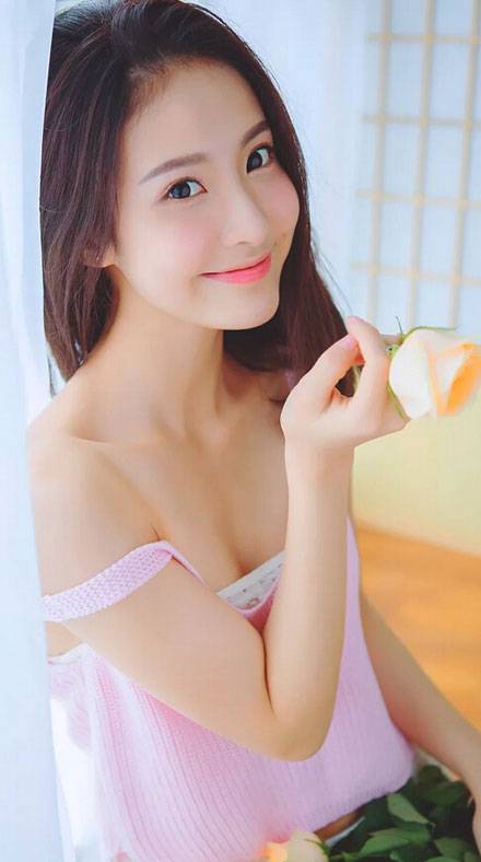 气质养眼美女甜美图片写真（3）