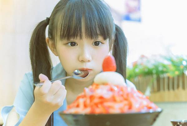 日系双马尾吃货萝莉日常写真集（4）