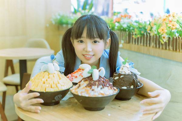 日系双马尾吃货萝莉日常写真集（9）