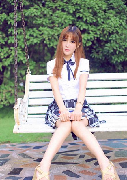 嫩模张优制服校园清新写真（8）