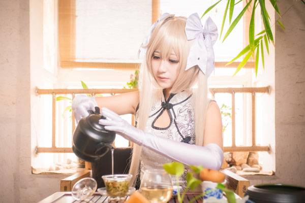 清纯软妹春日野穹白丝旗袍COS（9）