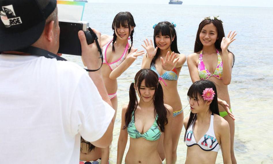 你知道每一张美腻的美女写真都是怎样拍出来的吗?