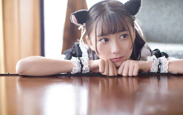 小清新少女室内女仆装写真（1）