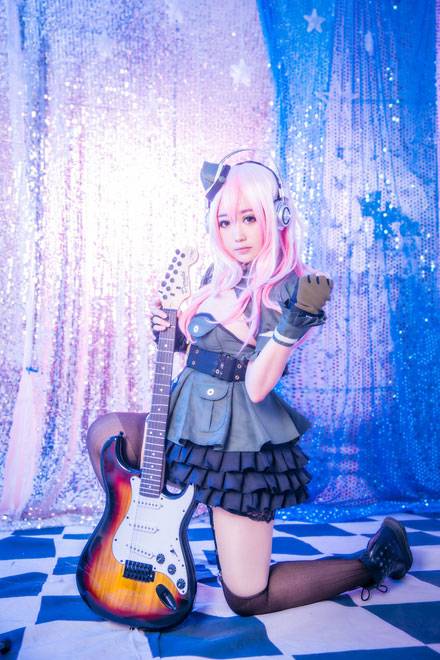 巨乳美少女索尼子军装COS（6）