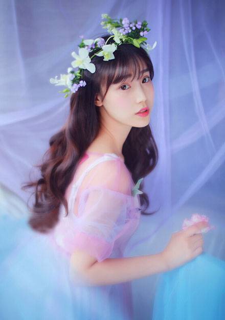 气质养眼美女唯美梦幻写真（3）