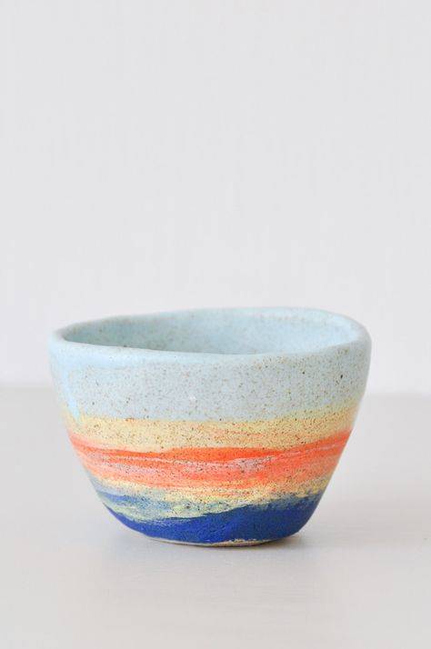 色彩斑斓的小清新风格日本陶艺水杯设计