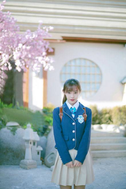 日系制服美女户外唯美写真（7）