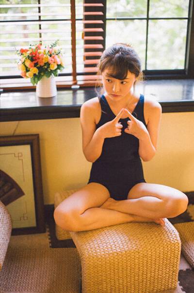 90后嫩模柳侑绮室内死库水写真（5）