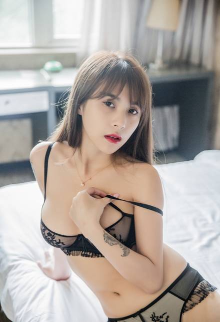 日系红唇美女私房内衣写真（5）