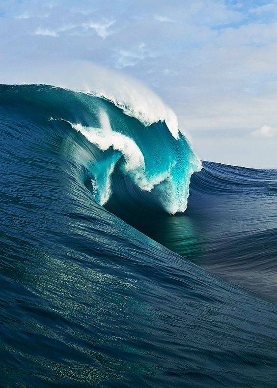 惊涛骇浪之美，漂亮的蓝色海浪唯美图片