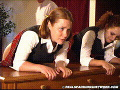 Real_Strappings_2190_2_700_Jasmine_and_Claire_Strapped_at_School-小圈子