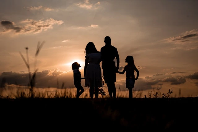 A family planning their future in Canada